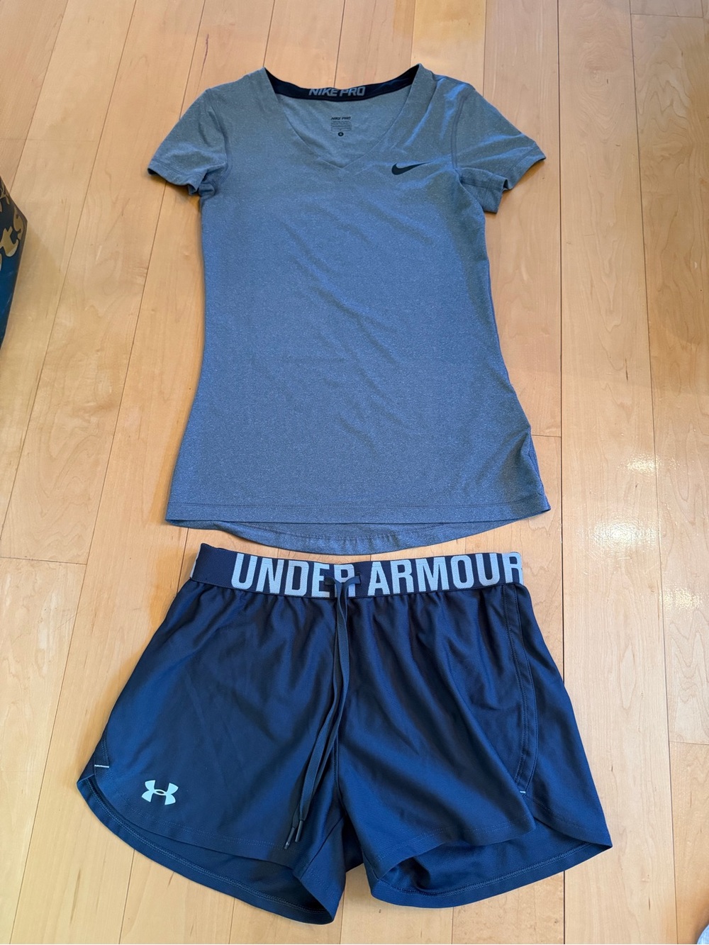 Nike Pro Heathered grey V-Neck + Under Armour grey Athletic Shorts SET